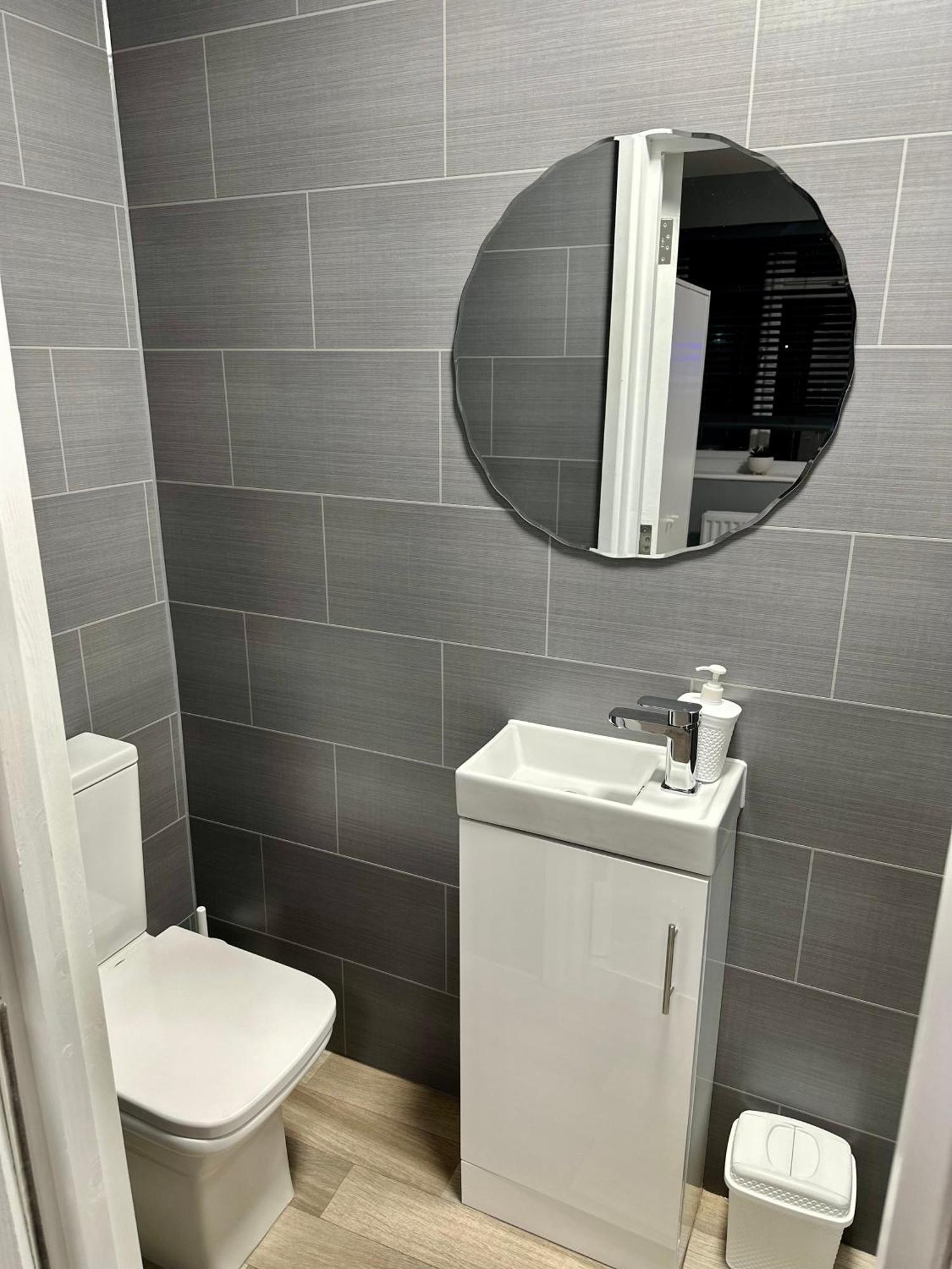 Cosy En-Suite Double Room1 Heathrow Accommodation Northolt  Exterior photo