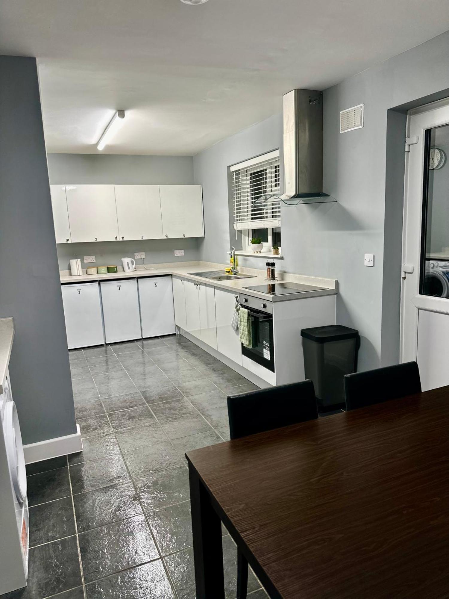 Cosy En-Suite Double Room1 Heathrow Accommodation Northolt  Exterior photo