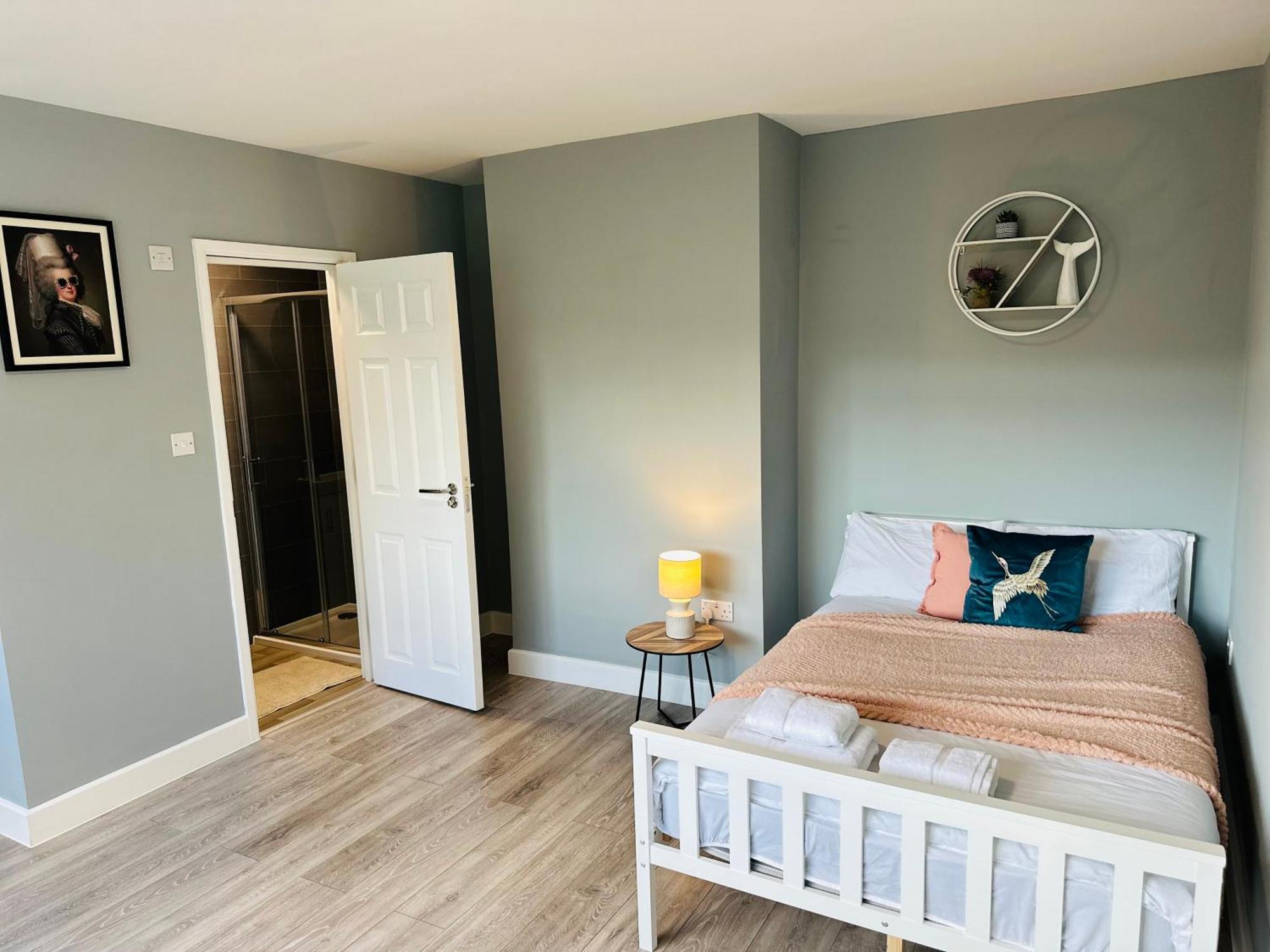 Cosy En-Suite Double Room1 Heathrow Accommodation Northolt  Exterior photo